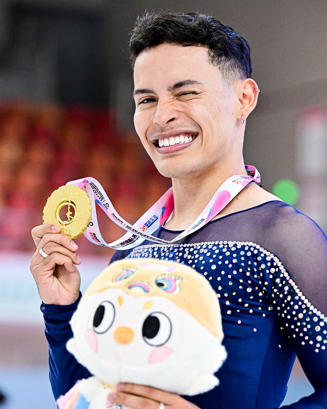 Brayan Carreño con la medalla de oro