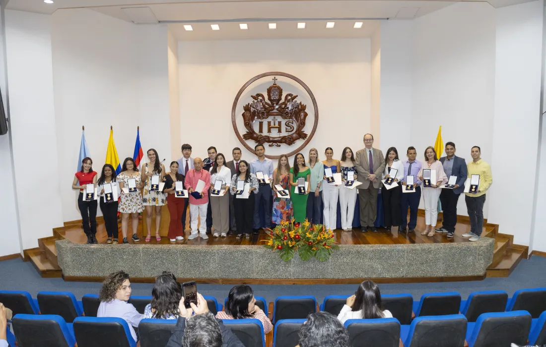 19 estudiantes javerianos fueron reconocidos con la Cruz San Pedro Claver 19 estudiantes javerianos fueron reconocidos con la Cruz San Pedro Claver
