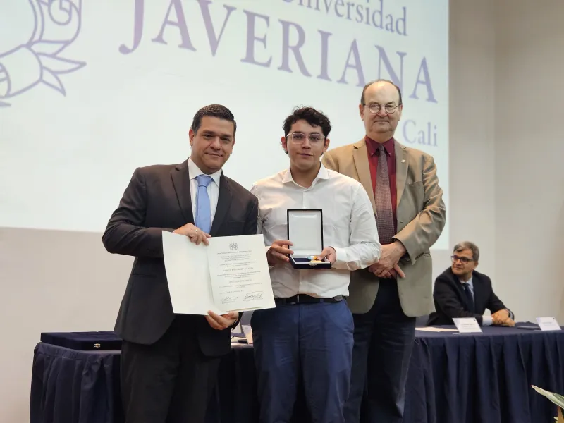 Cruz San Pedro Claver: 25 estudiantes reconocidos por sus calidades humanas y espíritu javeriano