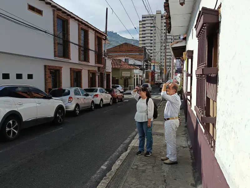 Estudiantes de Comunicación elaboran estrategias digitales para la promoción y defensa del patrimonio en centro histórico de Cali