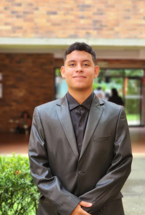 De auxiliar de policía a futuro biólogo: la inspiradora historia de José Alejandro Cardona, un verdadero Teso por el Ambiente